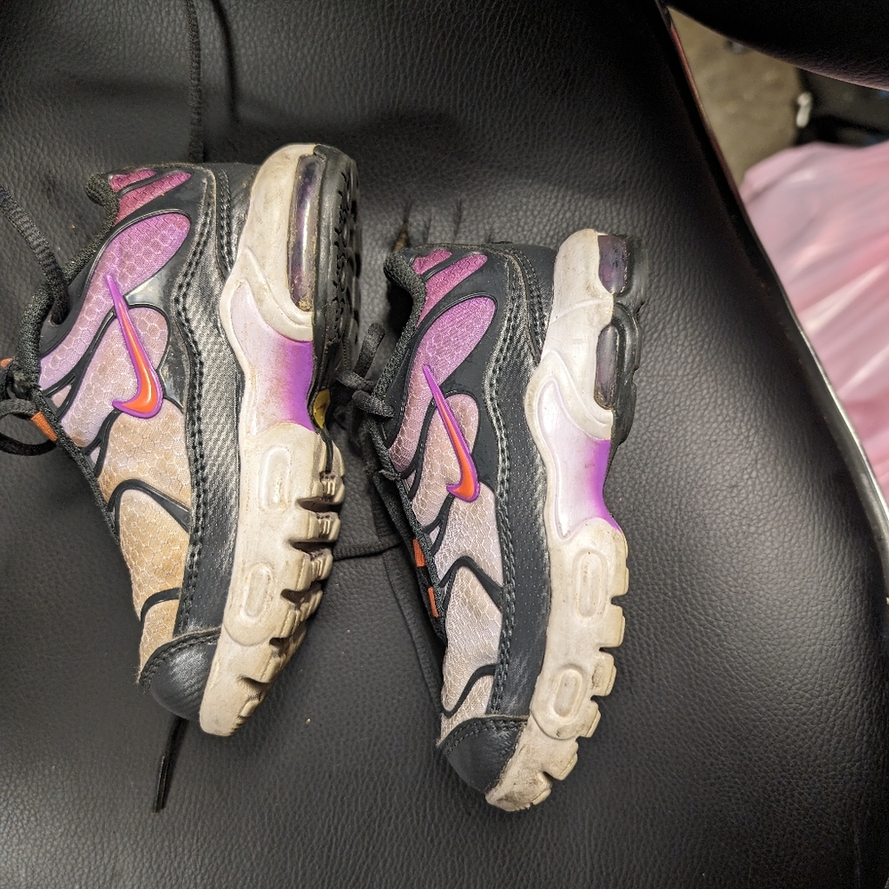 Nike - Picture 4 of 4